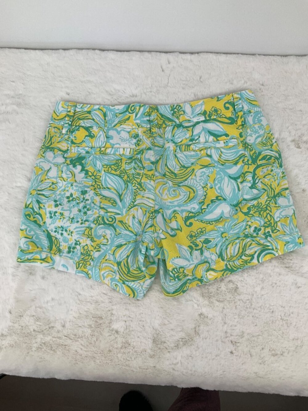 Lilly Pulitzer Callahan Short ~ size 4 Dandelion Yellow 5" inseam - Picture 3 of 9